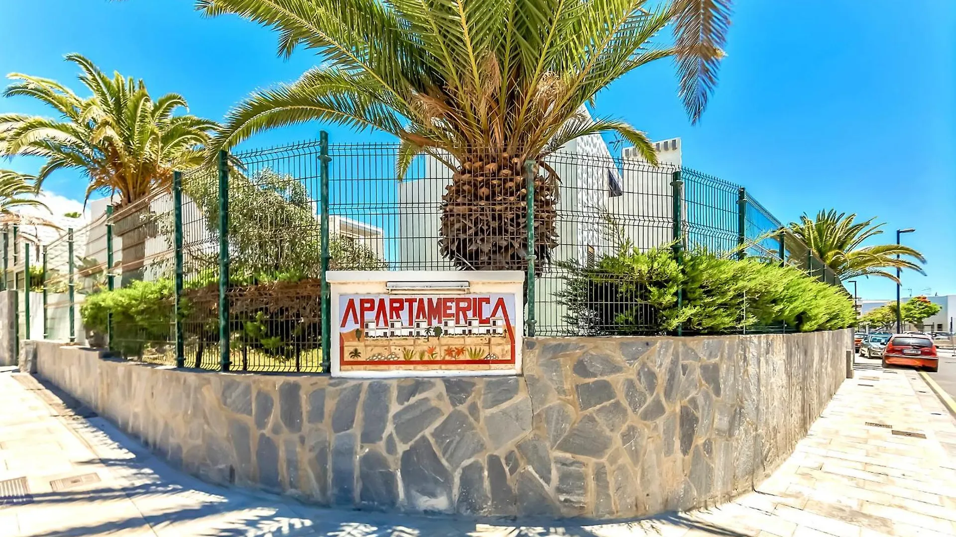 아파트 Two Bedroom Apartment, Near Playa De Las Americas, Free Wifi, Pool